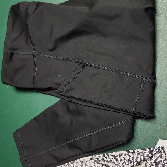 2 pairs Workout Leggings, both size L and high waist - Picture 6 of 6